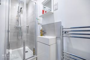 Ensuite- click for photo gallery